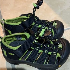 Euc keens size 8 toddler